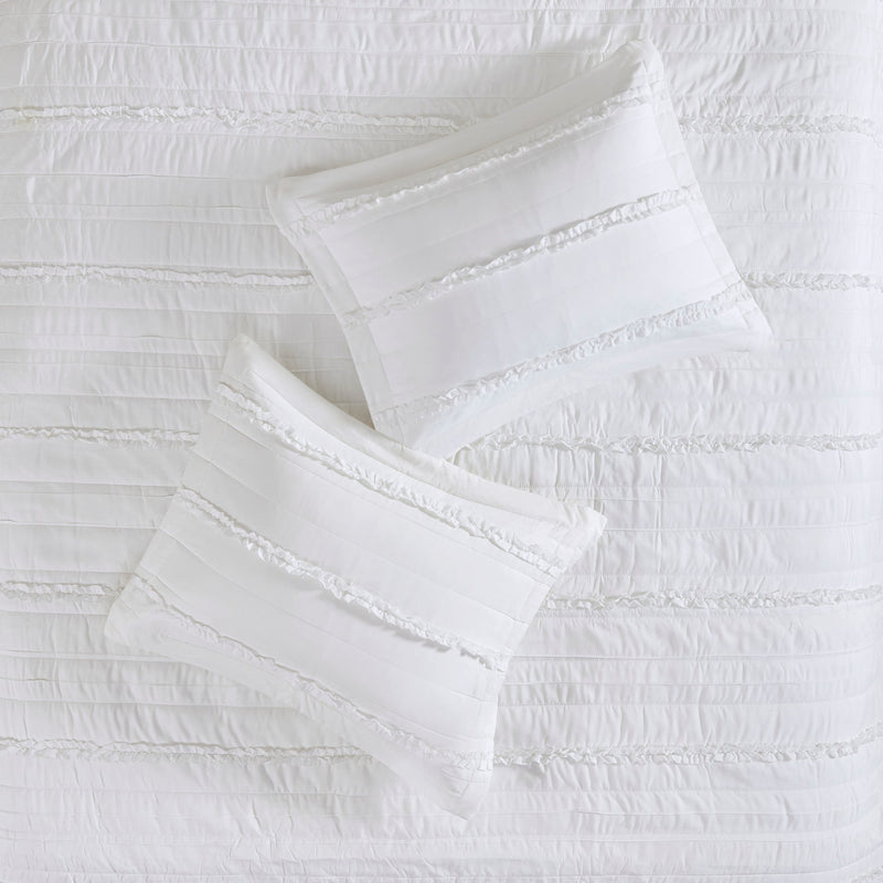 4 Piece   Reversible Ruffle Quilt Set with Throw Pillow White King/Cal King