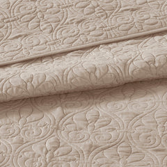 Reversible Quilt and Bedspread Set perspective