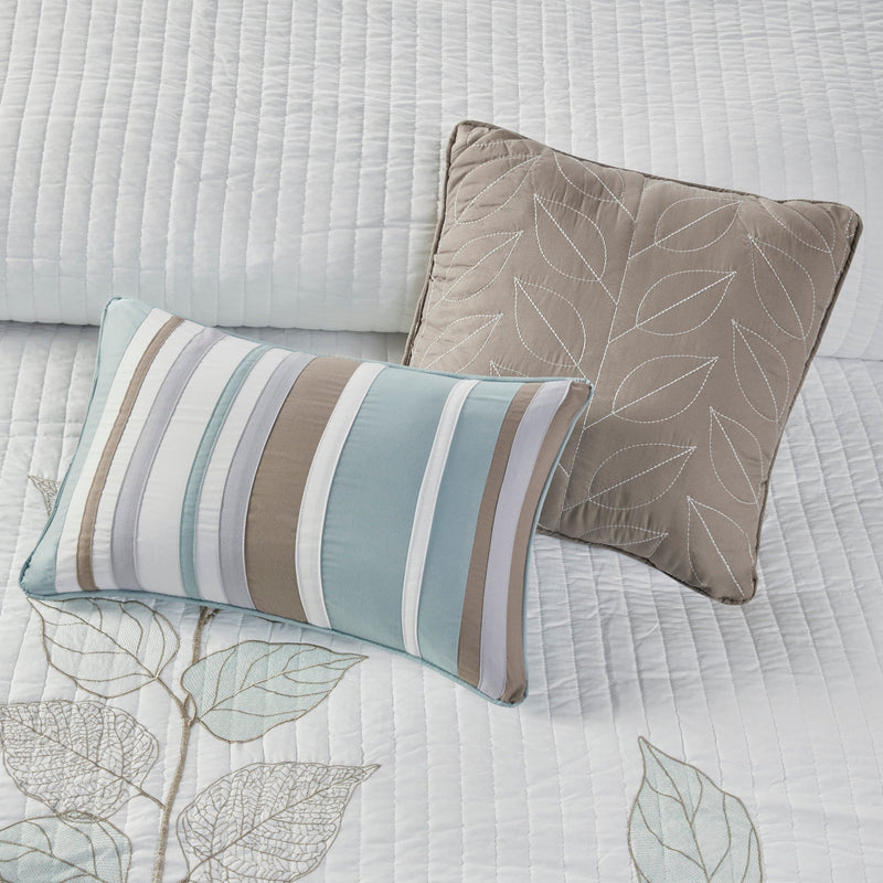 6 Piece Embroidered Quilt Set with Throw Pillows Blue Full/Queen