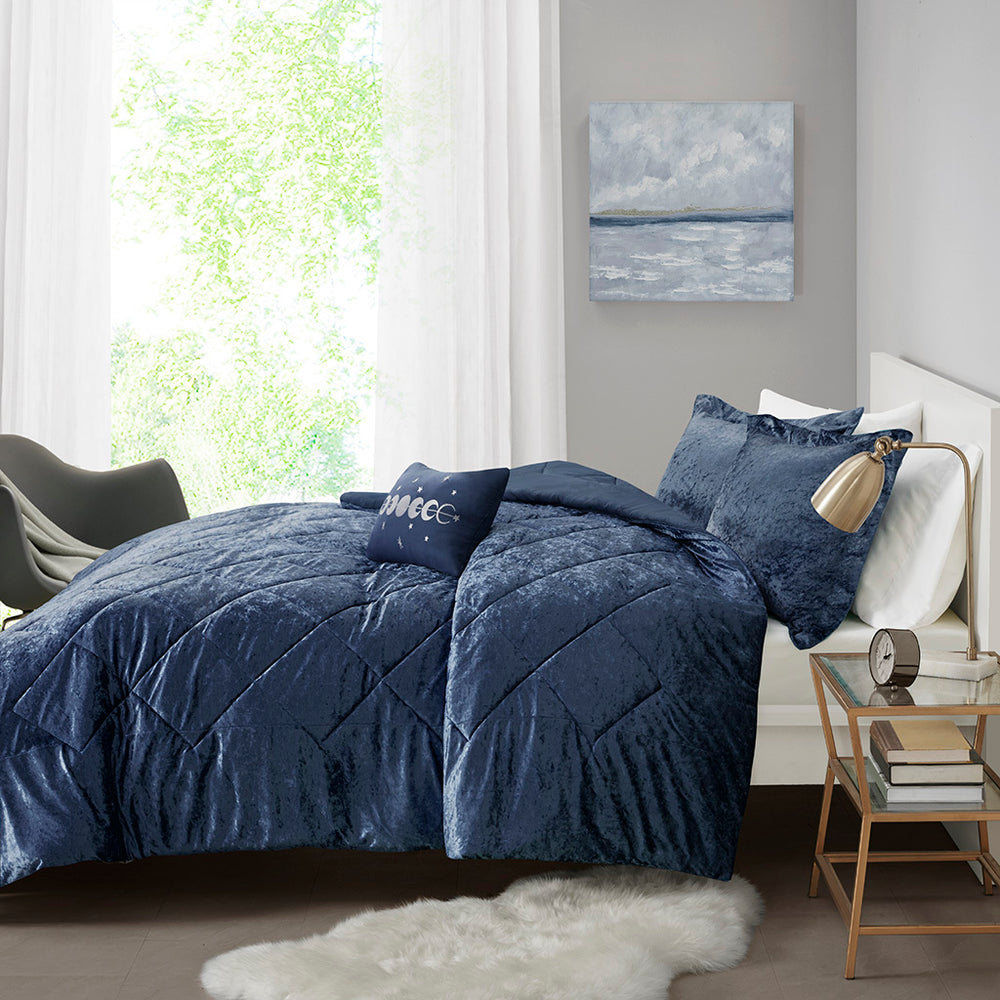 Full/Queen Velvet Comforter Set with Throw Pillow Media 5