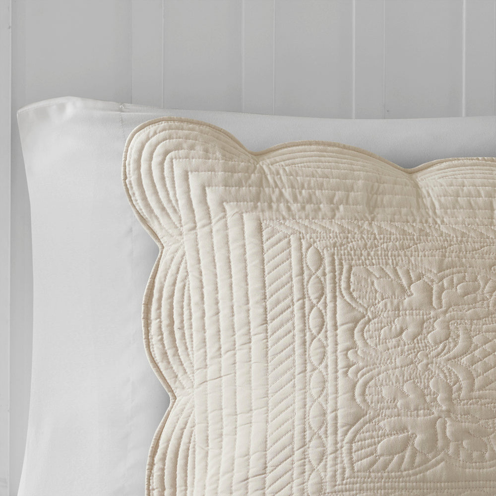 3 Piece Reversible Scalloped Edge Quilt Set Cream King/Cal King Media 10