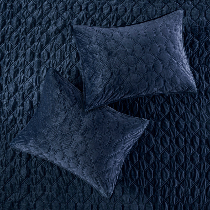 3 Piece Velvet Quilt Set