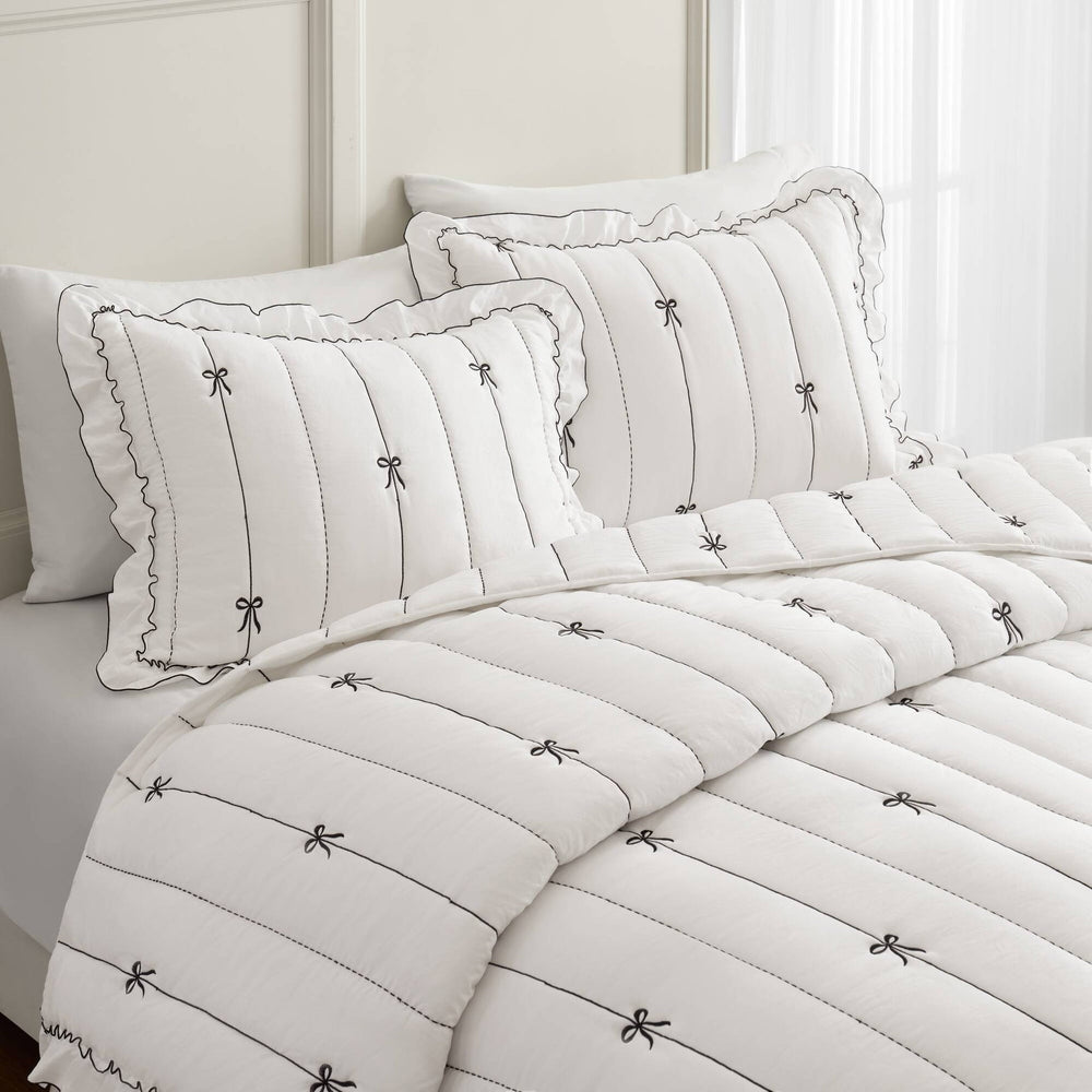 3- Piece Full/Queen Quilt Mini Set Media 7