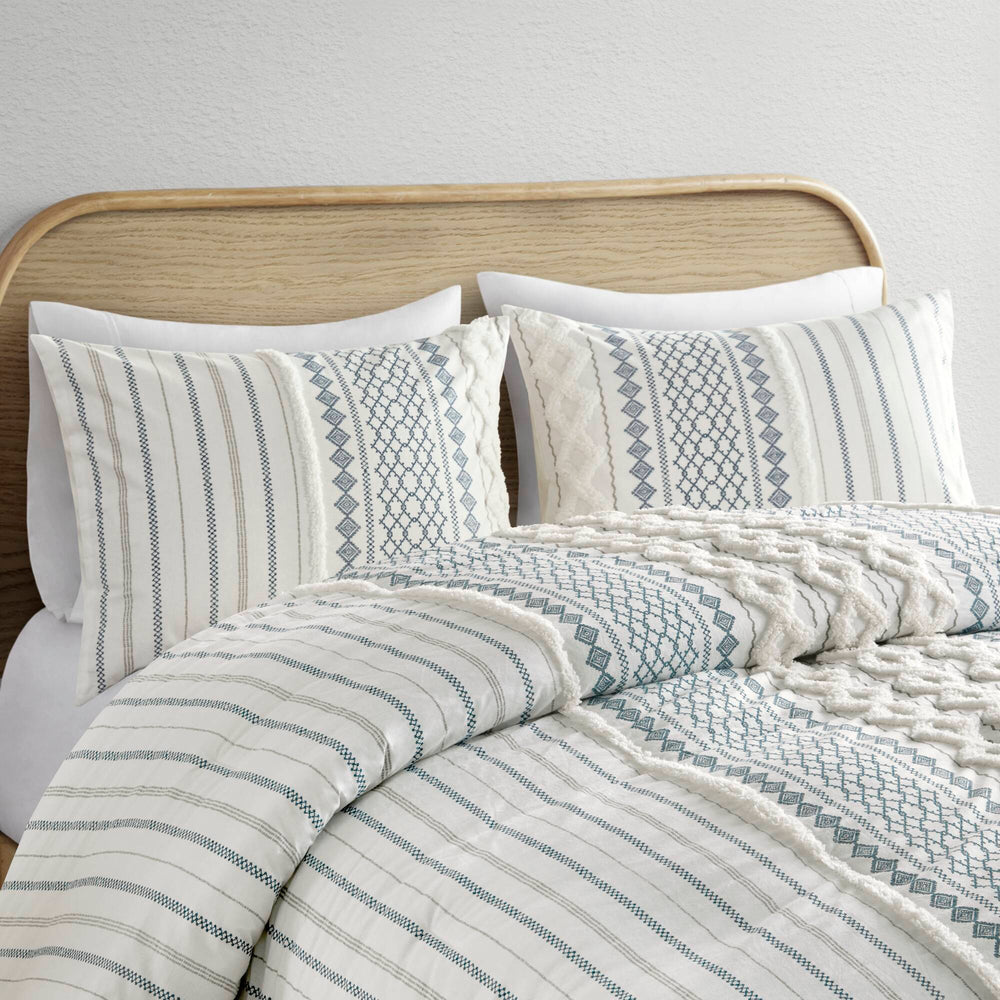 Cotton Printed Comforter Set with Chenille White/Navy King/Cal King Media 3