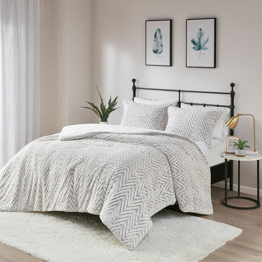King/Cal King Ultra Plush Down Alternative Comforter Set Media 4