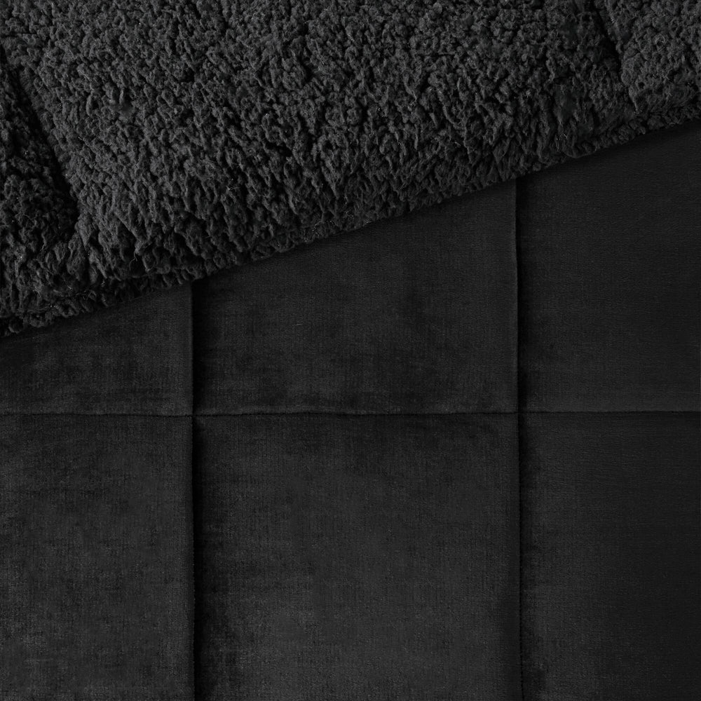 4-Piece Full/Queen Plush to Sherpa Down Alternative Comforter Set,Black/Black Media 2