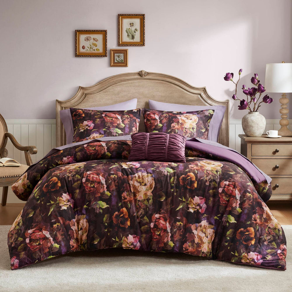 4-Piece Queen Velvet Comforter Set Media 18