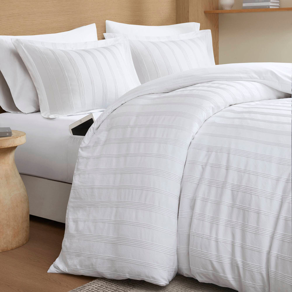 3-Piece Queen Woven Striped Duvet Set Media 15