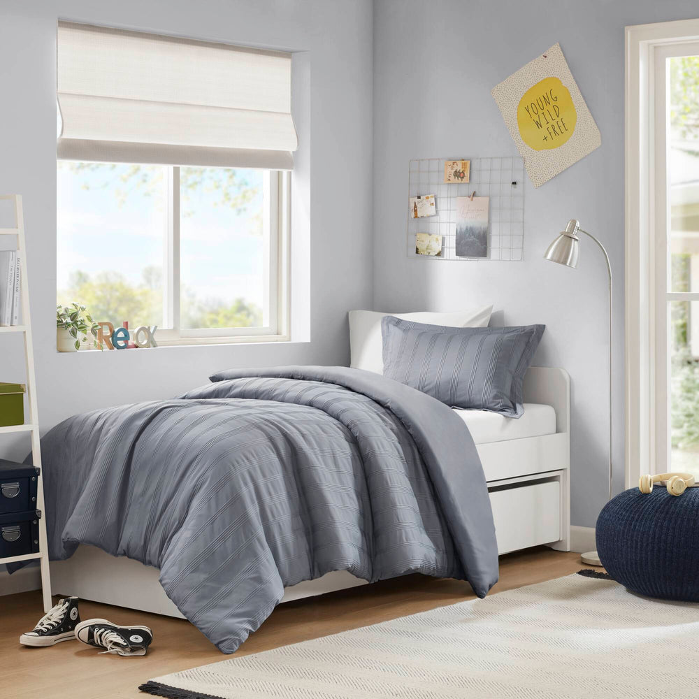 2-Piece Twin/Twin XL Woven Striped Duvet Set Media 1