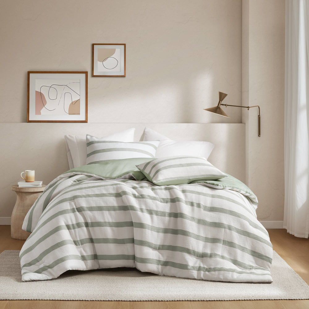 3-Piece Full/Queen Yarn-dyed striped comforter Media 1