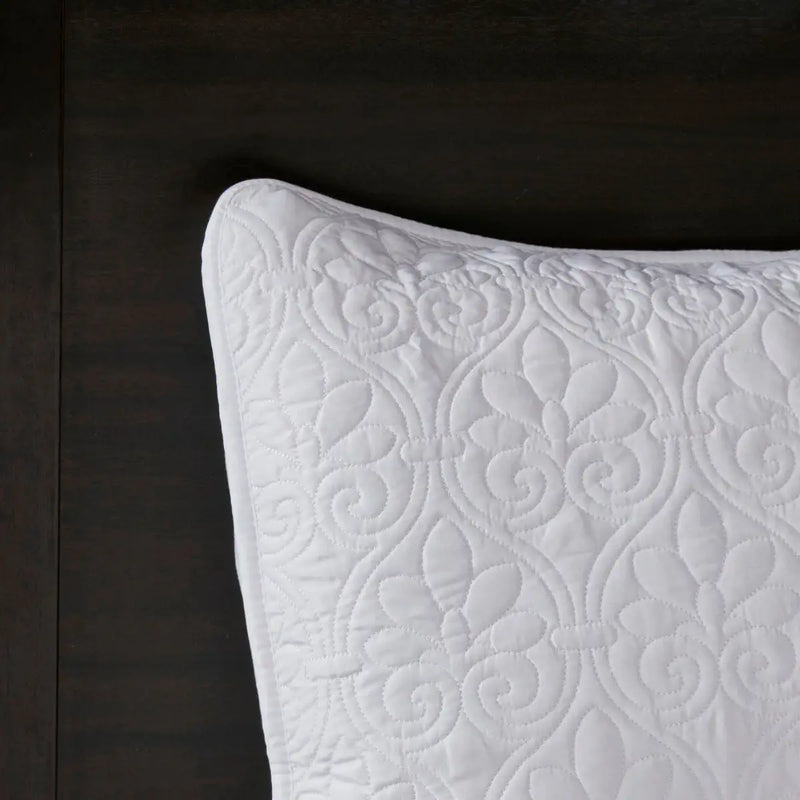 Reversible Quilt and Bedspread Set