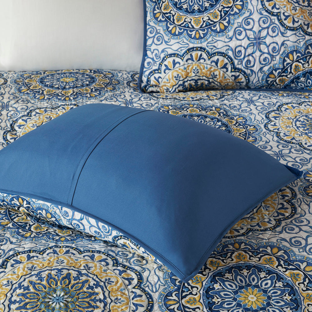 6 Piece Reversible Quilt Set with Throw Pillows Blue Full/Queen Media 9