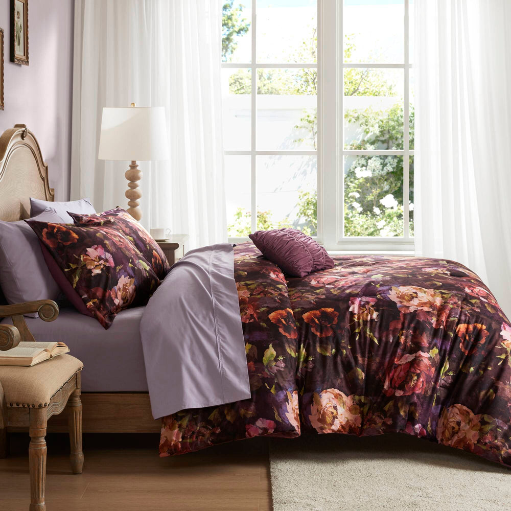 4-Piece Queen Velvet Comforter Set Media 16
