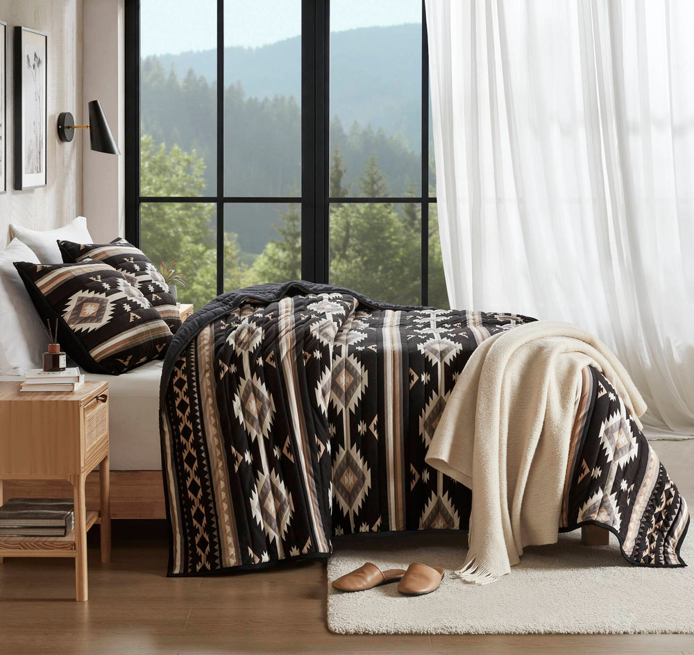 3- Piece Full/Queen Quilt Mini Set Media 18