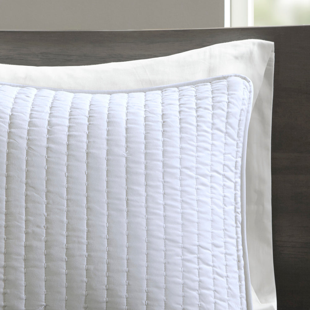 3 Piece Quilt Set White King/Cal King Media 2