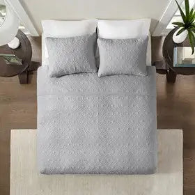 Reversible Quilt and Bedspread Set