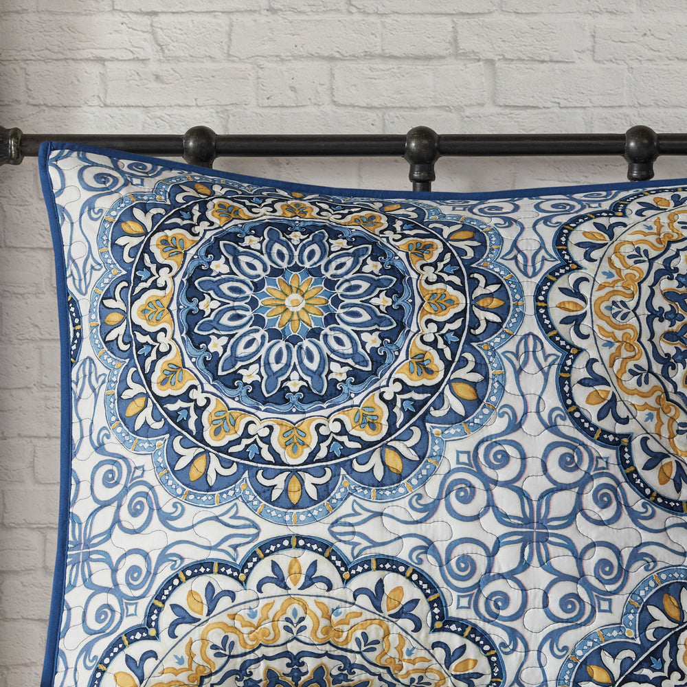 6 Piece Reversible Quilt Set with Throw Pillows Blue Full/Queen Media 14