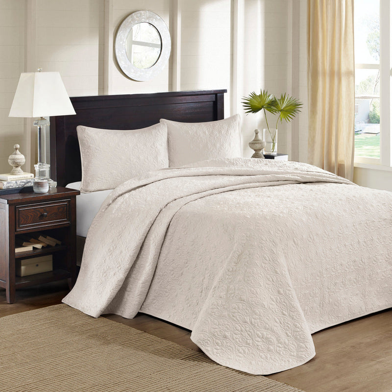 Reversible Quilt and Bedspread Set