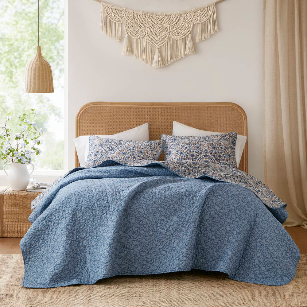 3-Piece King Boho Floral Reversible Quilt Media 25