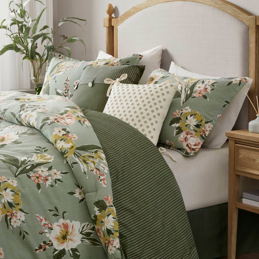 7-Piece King Vin  Floral Comforter Set, Green Media 13
