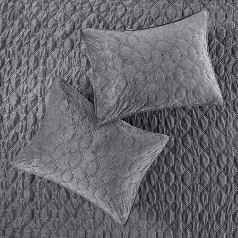 3 Piece Velvet Quilt Set