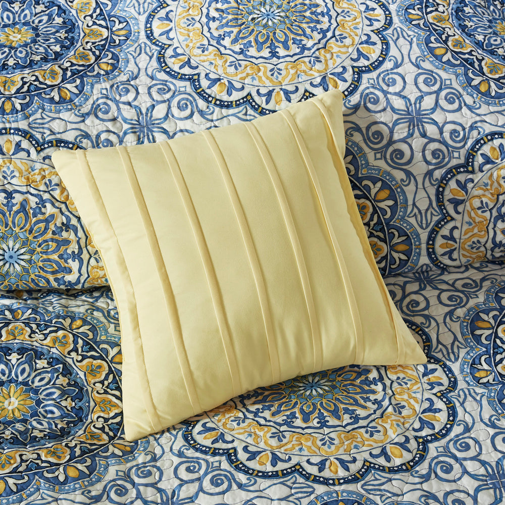 6 Piece Reversible Quilt Set with Throw Pillows Blue King/Cal King Media 6