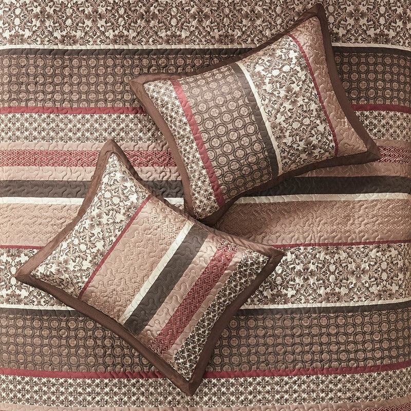 5 Piece Jacquard Quilt Set with Throw Pillows Red King/Cal King