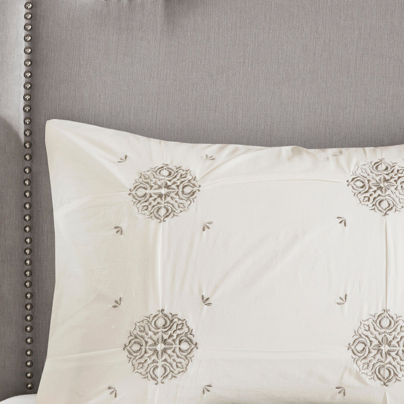 King/Cal King 4 Piece Embroidered Cotton Reversible Duvet Cover Set