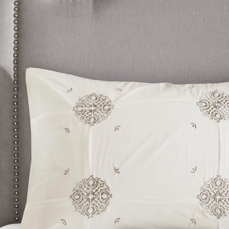 4 Piece Embroidered Cotton Reversible Duvet Cover Set