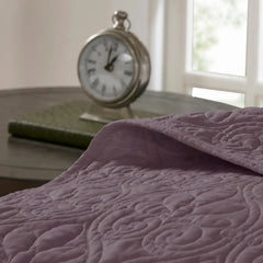 Reversible Quilt and Bedspread Set perspective