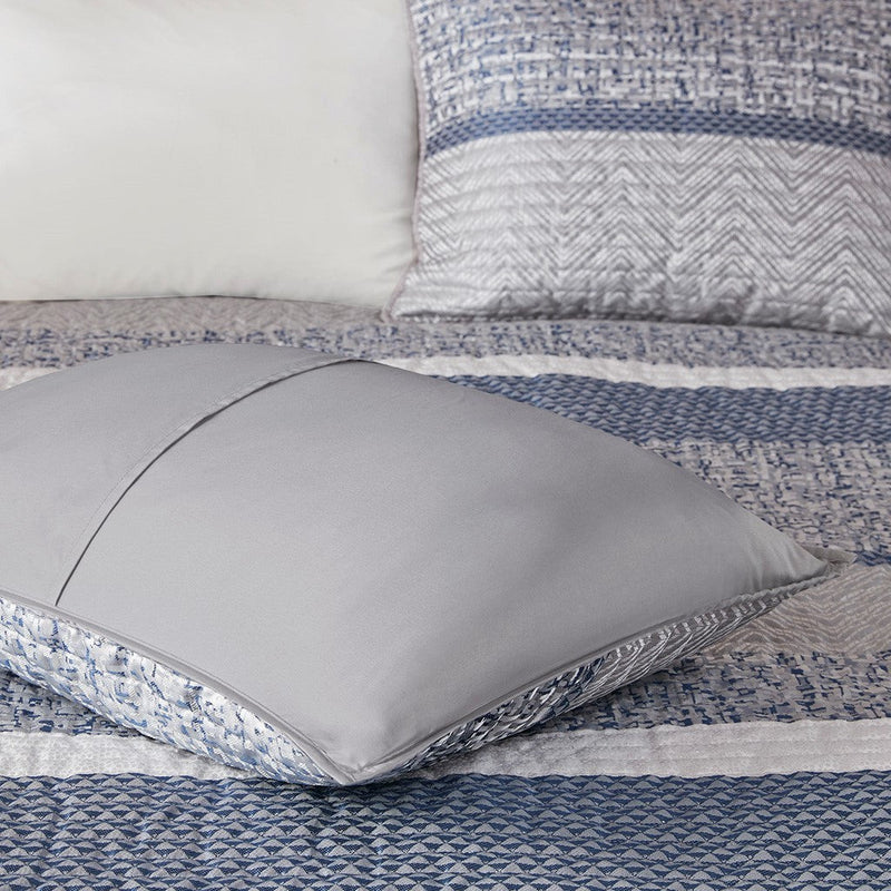 6 Piece Reversible Jacquard Quilt Set with Throw Pillows Navy King/Cal King