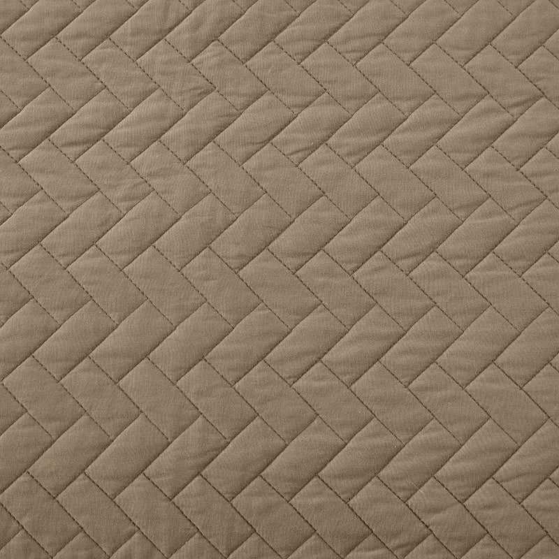 Queen 3 Piece Luxurious Oversized Quilt Set
