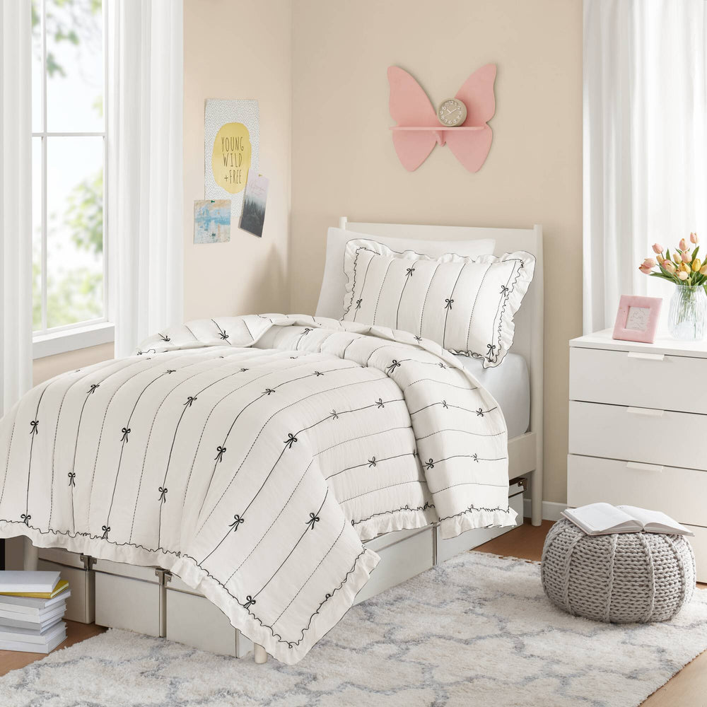 2- Piece Twin/Twin XL Quilt Mini Set Media 1