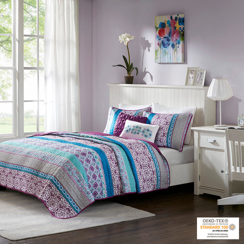 Twin/Twin XL Reversible Quilt Set with Throw Pillows
