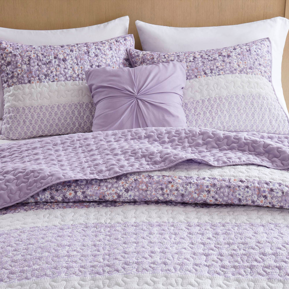 4 PCS King/Cal King Seersucker Quilt Set with Throw Media 8