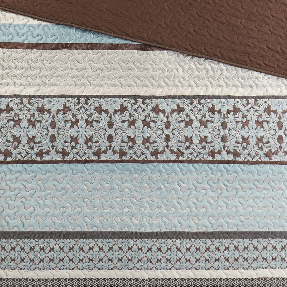 5 Piece Jacquard Quilt Set with Throw Pillows Blue King/Cal King Media 10