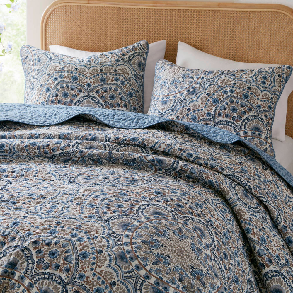 3-Piece Full/Queen Boho Floral Reversible Quilt Media 23
