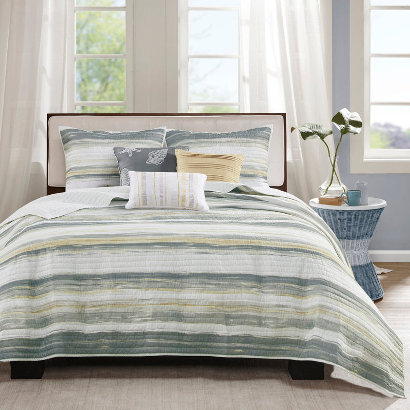 6 Piece Printed Quilt Set with Throw Pillows Yellow Full/Queen