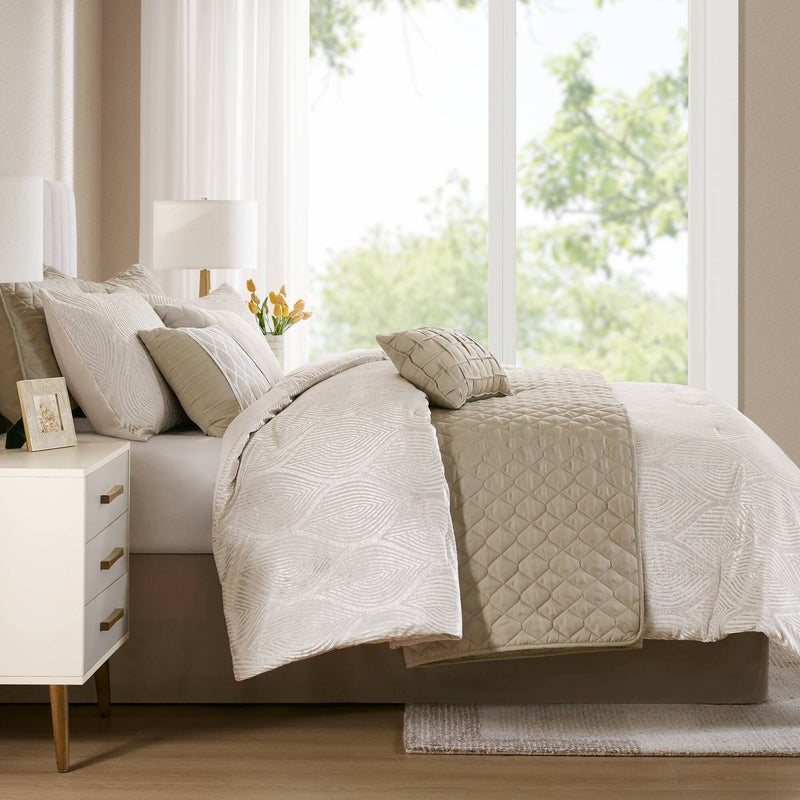10- Piece Jacquard Comforter Set
