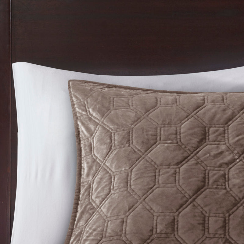 3 Piece Velvet Quilt Set