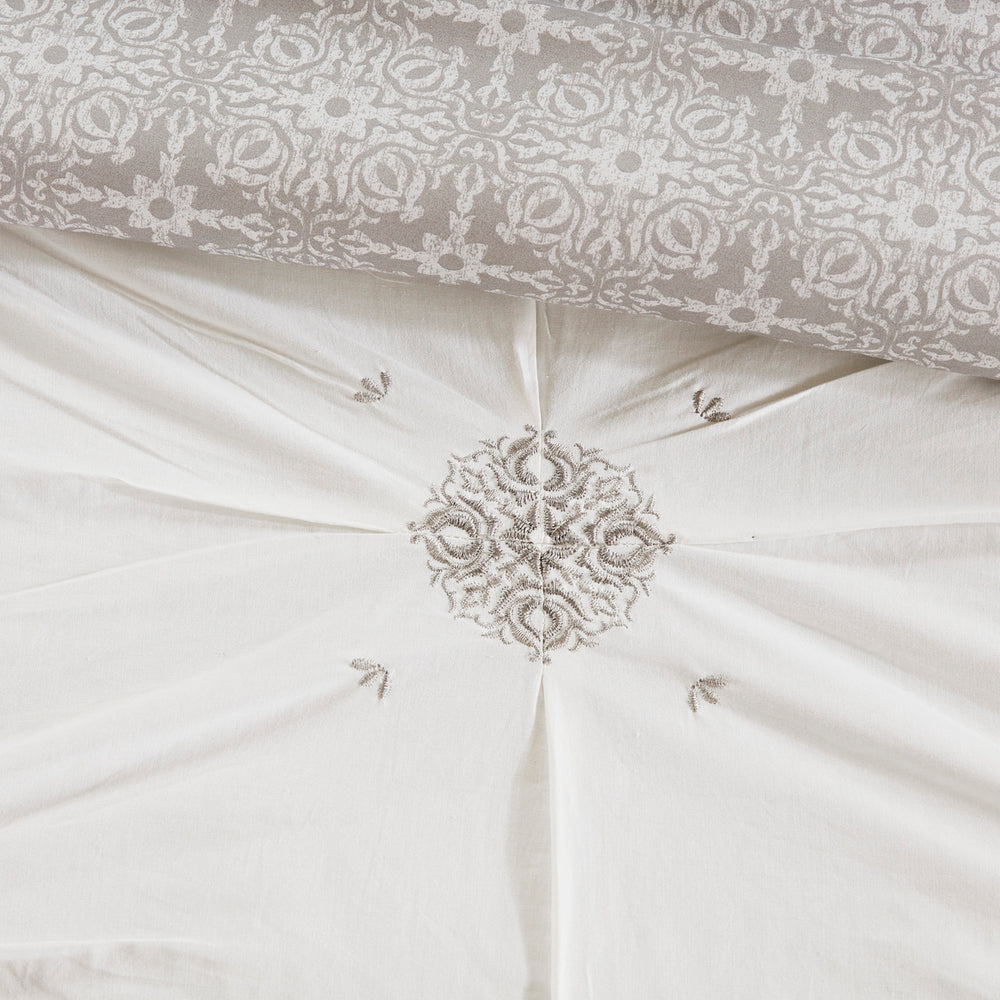 King/Cal King 4 Piece Embroidered Cotton Reversible Duvet Cover Set Media 5