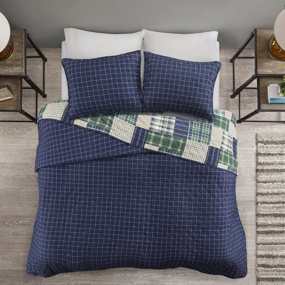 3 Piece Reversible Printed Quilt Set Green / Navy Full/Queen Media 11