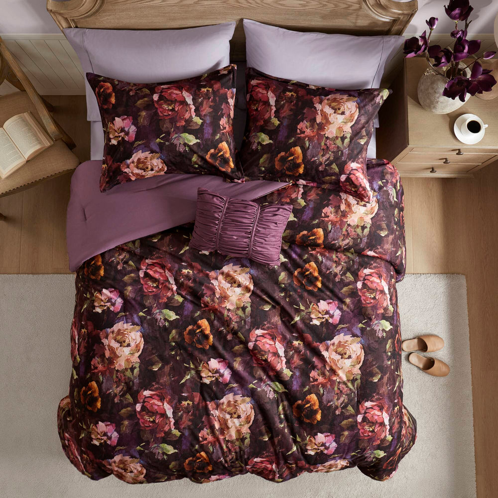 4-Piece King Velvet Comforter Set Media 12