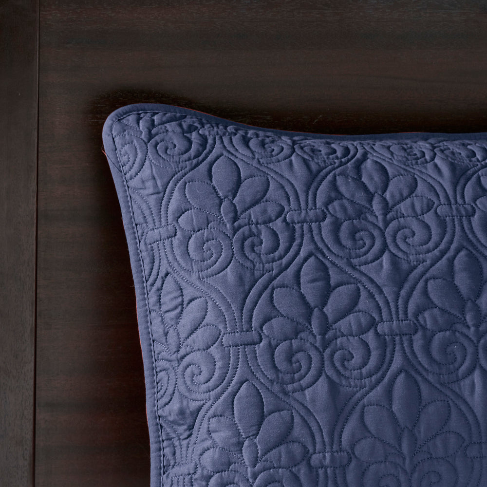 Reversible Quilt Set Navy Twin/Twin XL Media 3