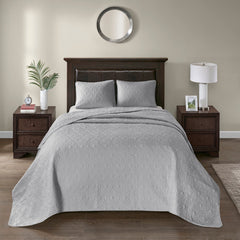 Reversible Quilt and Bedspread Set perspective