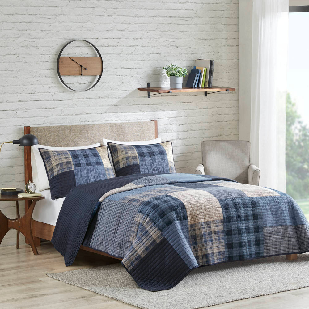 3-Piece Full/Queen Quilt Mini Set Media 1