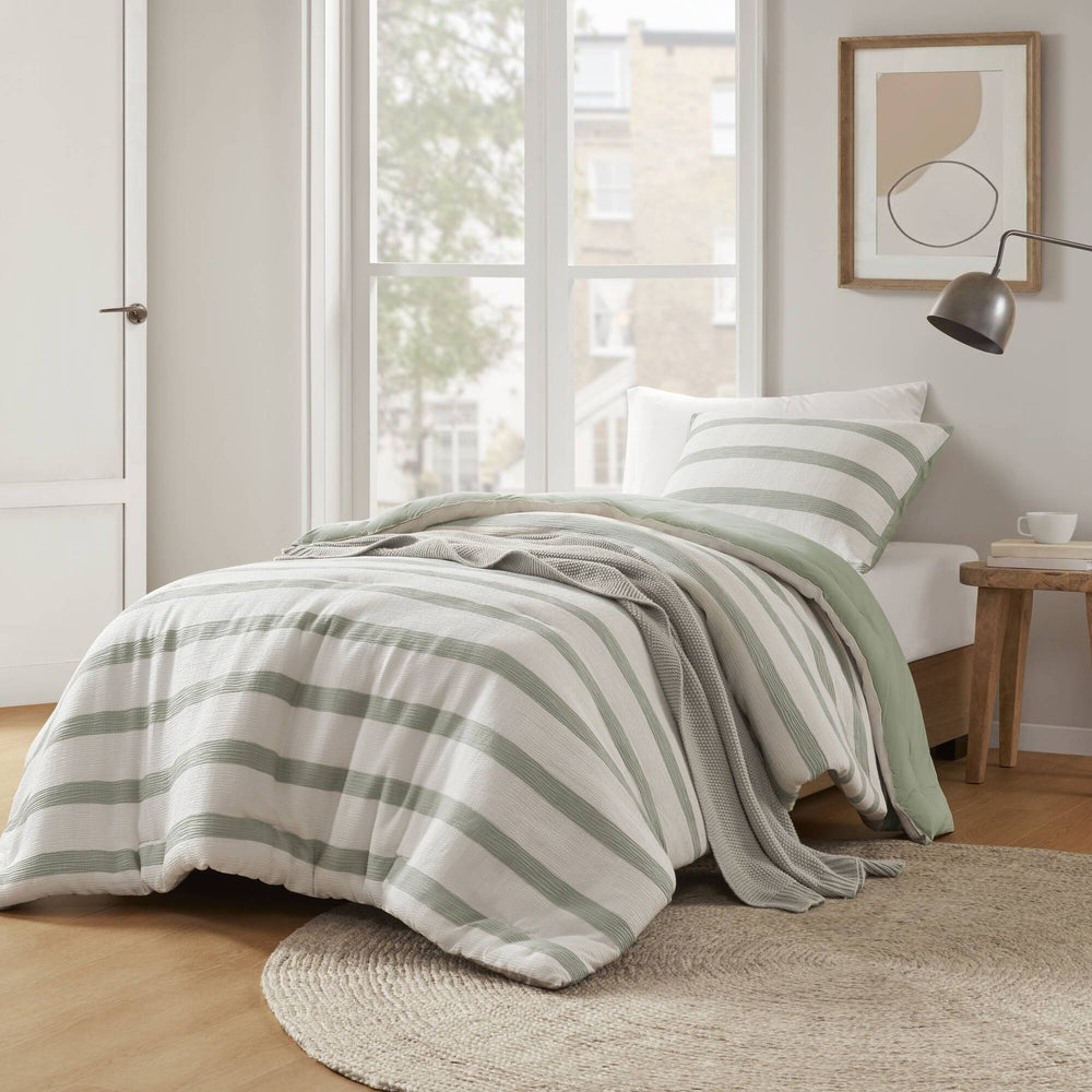 2-Piece Twin/Twin XL Yarn-dyed striped comforter Media 1