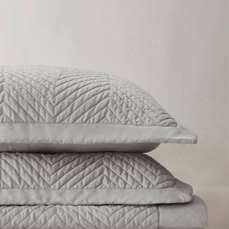 King 3 Piece Cotton Quilt Set Light Gray