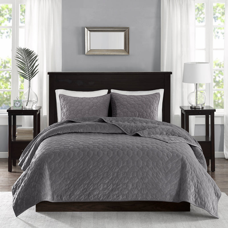3 Piece Velvet Quilt Set