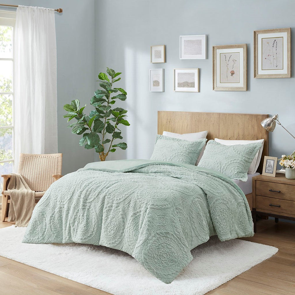 Full/Queen Embroidered Medallion Faux Fur Ultra Plush Comforter Mini Set Media 1